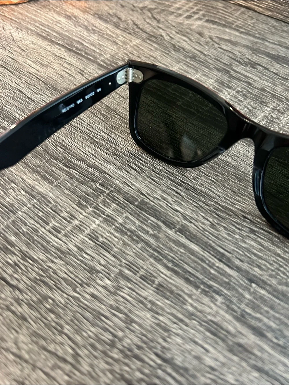 Ray-Ban bold red